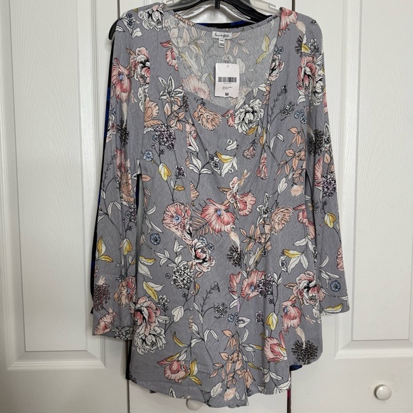 Love Fire Floral Long Sleeve Romper Gray and Pink Size Medium NWT - Picture 7 of 10